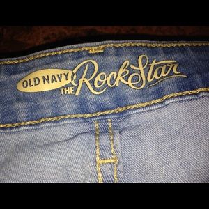 Light washed, lightly ripped Jeans.